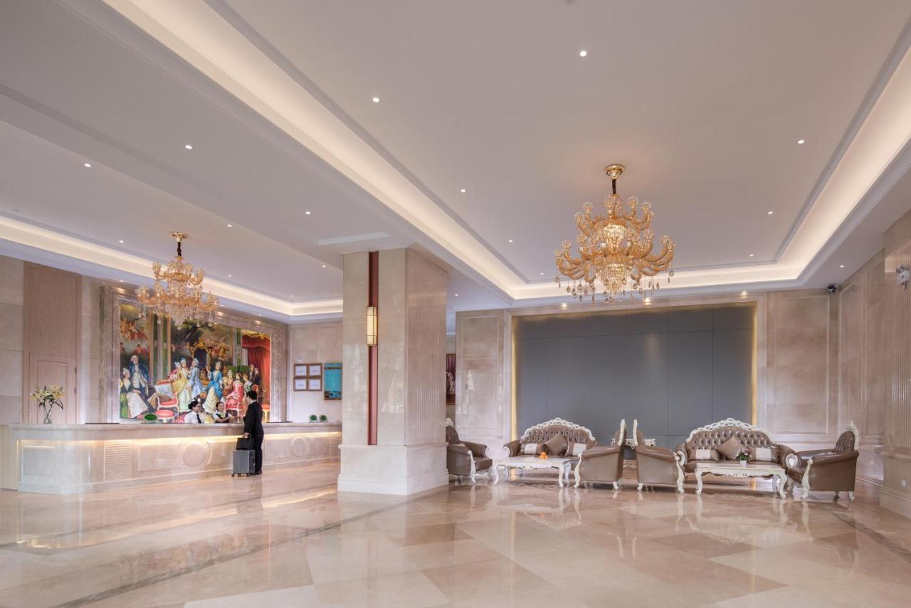Vienna International Hotel Lianjiang  Exterior photo