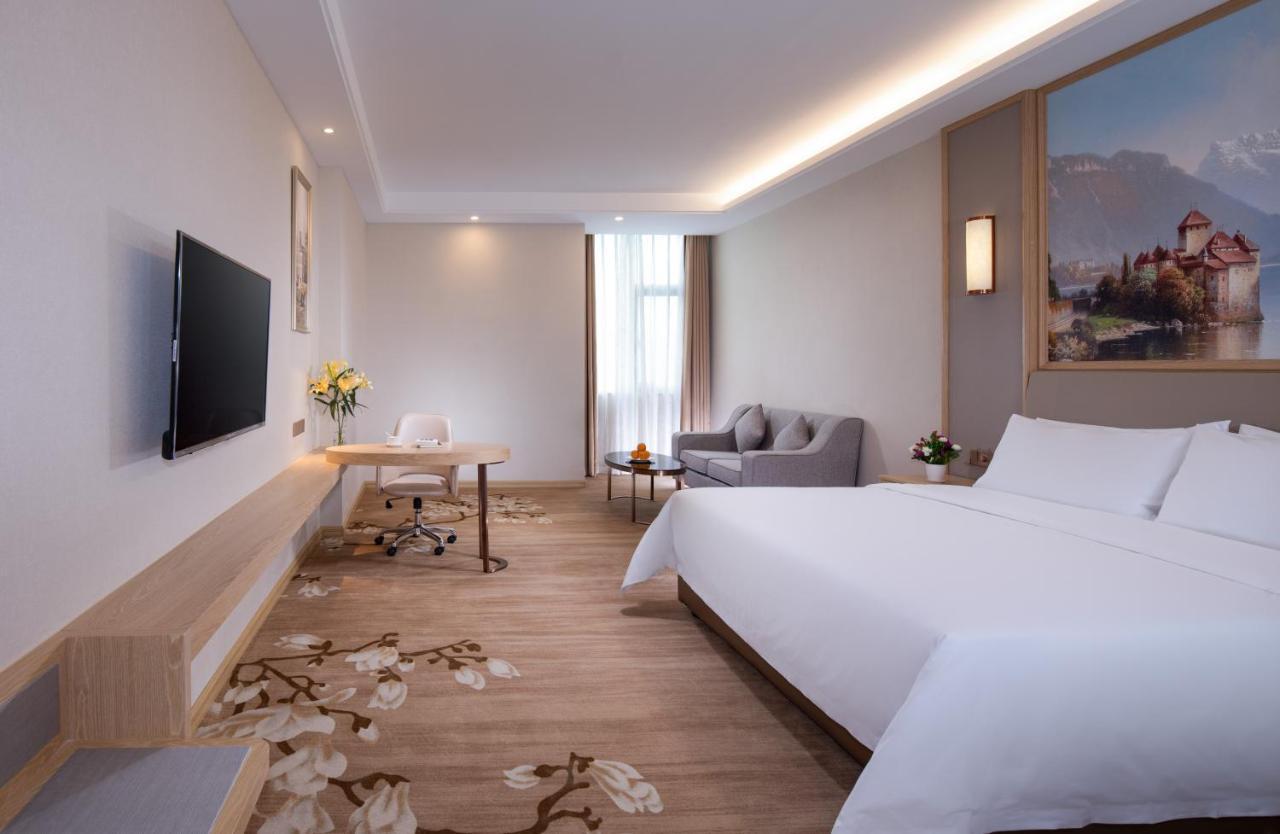 Vienna International Hotel Lianjiang  Exterior photo