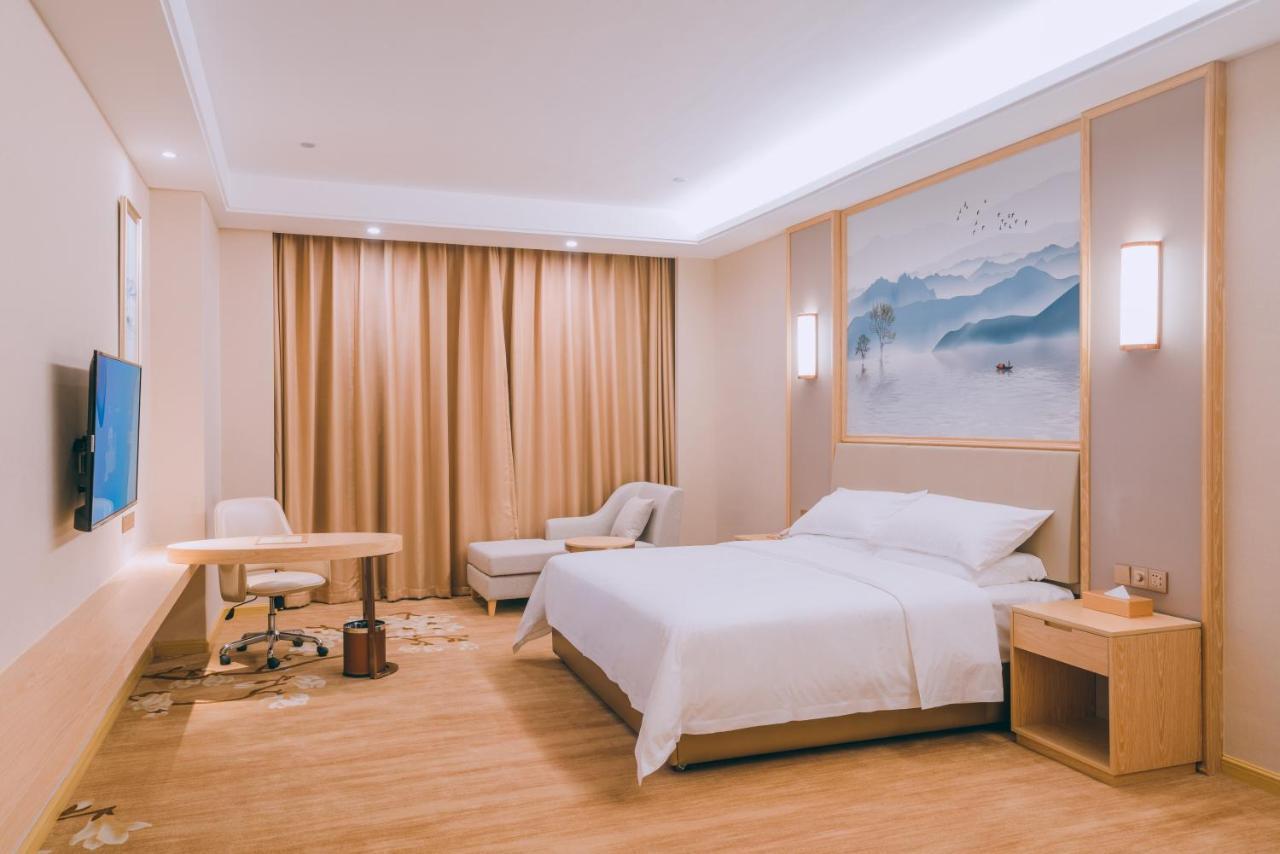 Vienna International Hotel Lianjiang  Exterior photo